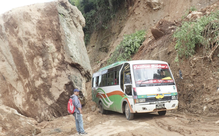 अन्तर्राष्ट्रिय राजमार्ग अन्तर्गत गल्छी–रसुवागढी सडक एकतर्फी सञ्चालन