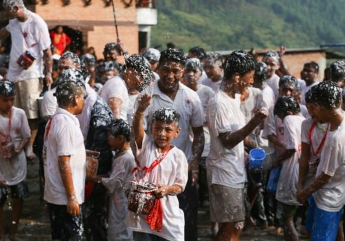 त्रिपुरासुन्दरी माईलाई दही चढाएपछि एकआपसमा दही छ्यापाछ्याप गरेर मनाइयो जात्रा